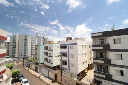 Apartamento para alugar com 90m², 3 quartos e 2 vagasVista