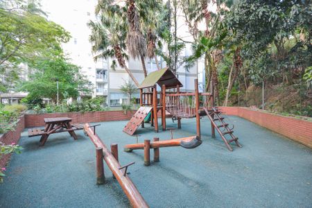 Apartamento à venda com 65m², 2 quartos e 2 vagasÁrea comum - Playground