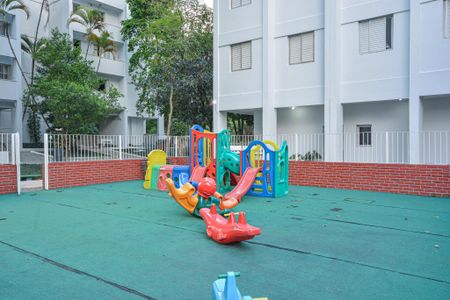 Apartamento à venda com 65m², 2 quartos e 2 vagasÁrea comum - Playground