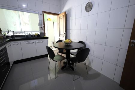 Casa à venda com 147m², 3 quartos e 3 vagasCozinha