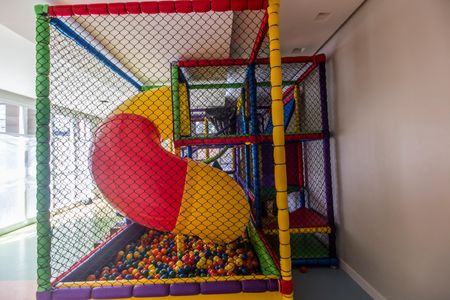 Apartamento à venda com 90m², 2 quartos e 2 vagasÁrea comum - Playground