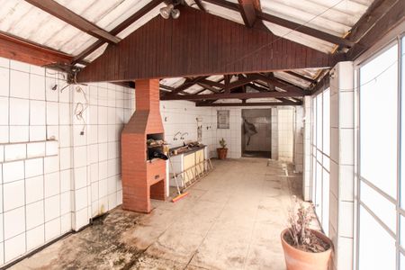 Casa à venda com 150m², 3 quartos e 3 vagas Casa à venda com 150m², 3 quartos e 3 vagasTerraço