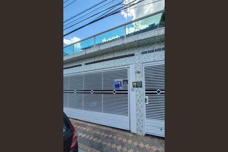 Casa para alugar com 200m², 2 quartos e 2 vagasFachada