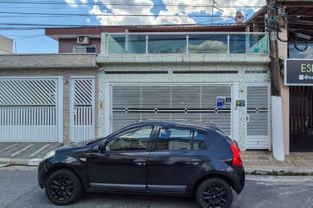 Casa para alugar com 200m², 2 quartos e 2 vagasFachada