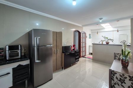 Casa para alugar com 200m², 2 quartos e 2 vagasCozinha