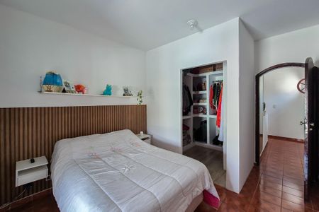 Casa para alugar com 200m², 2 quartos e 2 vagasQuarto 1