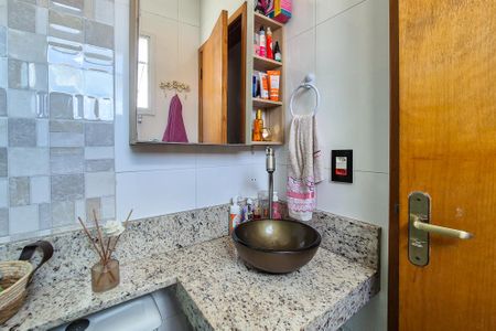 Casa para alugar com 200m², 2 quartos e 2 vagasBanheiro Social