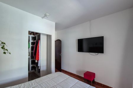 Casa para alugar com 200m², 2 quartos e 2 vagasQuarto 1