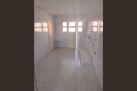 Cozinha de apartamento para alugar com 3 quartos, 130m² em Petrópolis, Porto Alegre