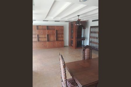 Sala de apartamento para alugar com 3 quartos, 130m² em Petrópolis, Porto Alegre