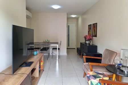 Apartamento à venda com 70m², 2 quartos e 1 vaga Apartamento à venda com 70m², 2 quartos e 1 vagaSala