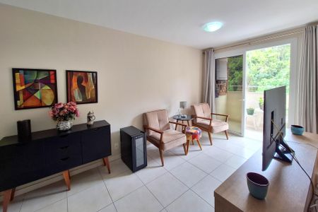 Apartamento à venda com 70m², 2 quartos e 1 vaga Apartamento à venda com 70m², 2 quartos e 1 vagaSala