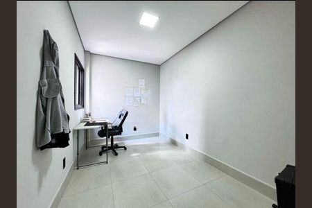 Casa à venda com 3 quartos, 200m² em Parque Novo Oratório, Santo André