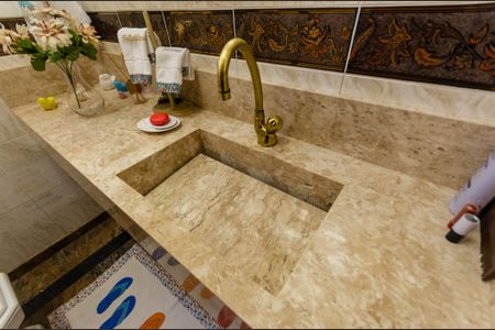 Casa à venda com 510m², 5 quartos e 6 vagas Casa à venda com 510m², 5 quartos e 6 vagasLavabo