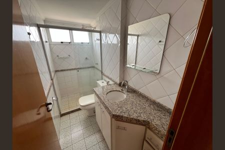 Apartamento para alugar com 70m², 2 quartos e 1 vaga Apartamento para alugar com 70m², 2 quartos e 1 vagaBanheiro da Suíte 2