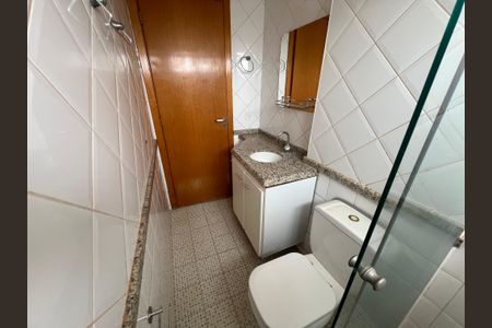 Apartamento para alugar com 70m², 2 quartos e 1 vaga Apartamento para alugar com 70m², 2 quartos e 1 vagaBanheiro da Suíte 1