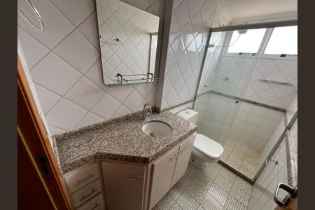 Banheiro da Suíte 1 de apartamento para alugar com 2 quartos, 70m² em Jardim Nova Alianca, Ribeirão Preto