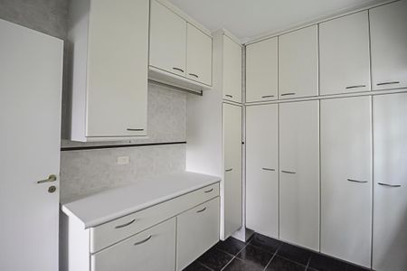 Casa de condomínio à venda com 510m², 4 quartos e 5 vagasÁrea de Serviço