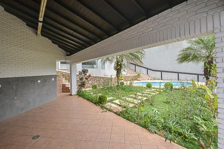 Casa de condomínio à venda com 510m², 4 quartos e 5 vagasÁrea comum - Churrasqueira