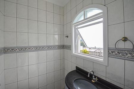 Casa de condomínio à venda com 510m², 4 quartos e 5 vagasBanheiro de serviço 2