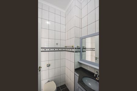 Casa de condomínio à venda com 510m², 4 quartos e 5 vagasBanheiro de serviço 1