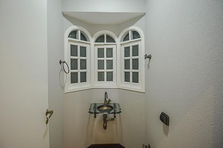 Casa de condomínio à venda com 510m², 4 quartos e 5 vagasLavabo 1