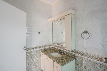 Casa de condomínio à venda com 510m², 4 quartos e 5 vagasBanheiro da Suíte 3