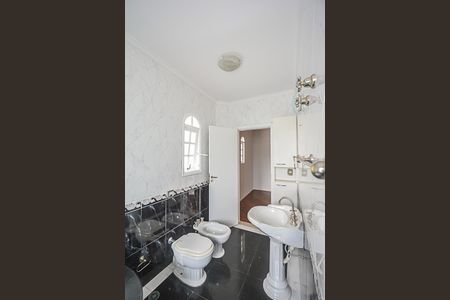 Casa de condomínio à venda com 510m², 4 quartos e 5 vagasBanheiro da Suíte 4