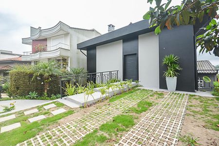 Casa de condomínio à venda com 510m², 4 quartos e 5 vagasFachada
