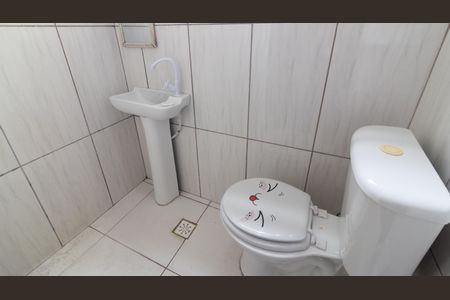 Casa para alugar com 35m², 1 quarto e sem vaga Casa para alugar com 35m², 1 quarto e sem vagaBanheiro Social