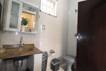 Casa à venda com 138m², 3 quartos e 1 vagaBanheiro 1 