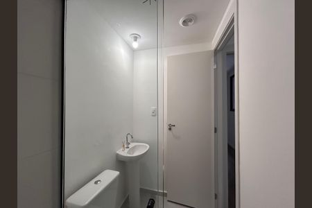 Apartamento para alugar com 38m², 2 quartos e sem vaga Apartamento para alugar com 38m², 2 quartos e sem vagaBanheiro