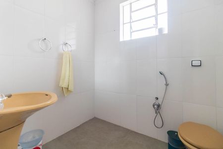 Casa à venda com 404m², 4 quartos e 5 vagasBanheiro Social 1