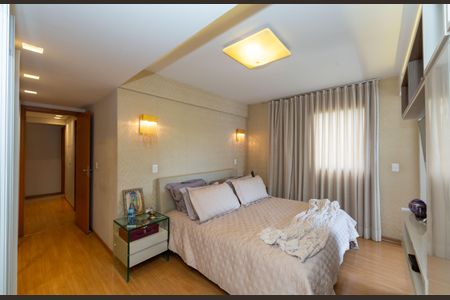 Apartamento à venda com 147m², 4 quartos e 4 vagasQUARTO4