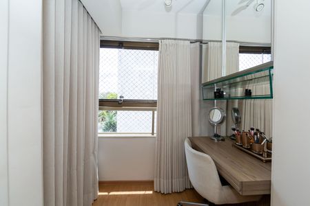 Apartamento à venda com 147m², 4 quartos e 4 vagasQUARTO4