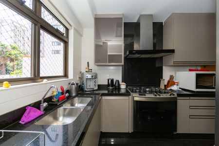 Apartamento à venda com 147m², 4 quartos e 4 vagasCOZINHA