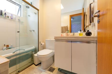 Apartamento à venda com 147m², 4 quartos e 4 vagasBANHEIRO2