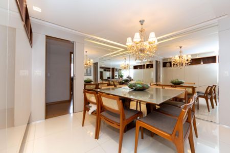 Apartamento à venda com 147m², 4 quartos e 4 vagasSALA