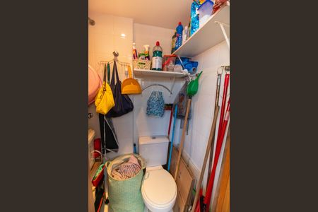 Apartamento à venda com 120m², 3 quartos e 1 vaga Apartamento à venda com 120m², 3 quartos e 1 vagaBanheiro de serviço