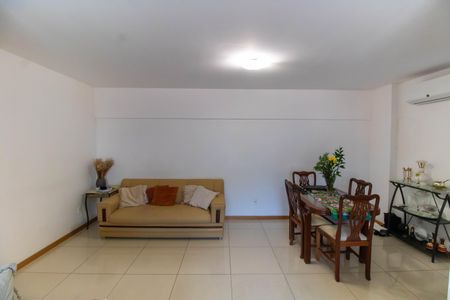 Apartamento à venda com 120m², 3 quartos e 1 vaga Apartamento à venda com 120m², 3 quartos e 1 vagaSala
