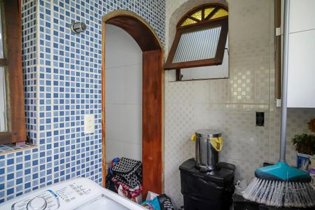 Apartamento à venda com 80m², 3 quartos e 1 vagaÁrea de serviço