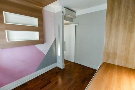 Apartamento à venda com 184m², 4 quartos e 3 vagasQuarto 2