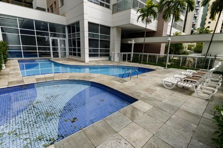 Apartamento à venda com 184m², 4 quartos e 3 vagasÁrea comum - Piscina