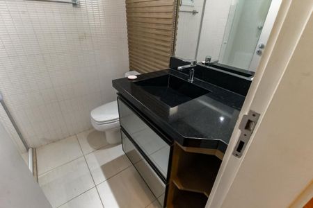 Apartamento à venda com 184m², 4 quartos e 3 vagasBanheiro da Suíte 1