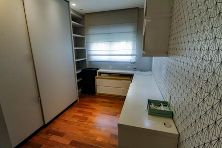 Apartamento à venda com 184m², 4 quartos e 3 vagasSuíte 1 - armários