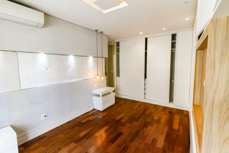 Apartamento à venda com 184m², 4 quartos e 3 vagasSuíte 2