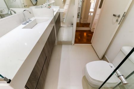 Apartamento à venda com 184m², 4 quartos e 3 vagasBanheiro da Suíte 2