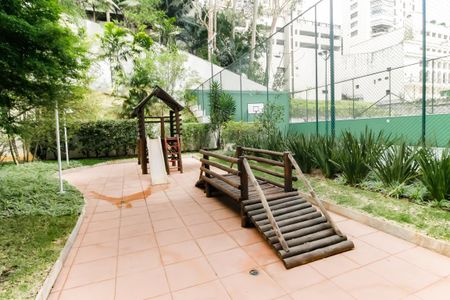 Apartamento à venda com 184m², 4 quartos e 3 vagasÁrea comum - Playground