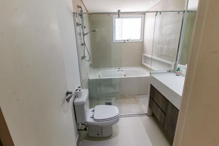 Apartamento à venda com 184m², 4 quartos e 3 vagasBanheiro da Suíte 2