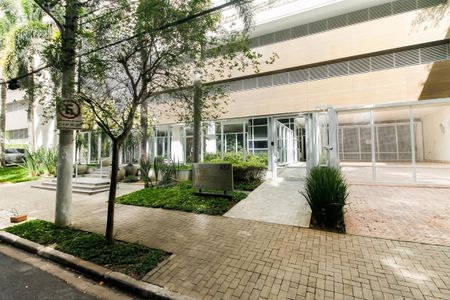 Apartamento à venda com 184m², 4 quartos e 3 vagasFachada e portaria